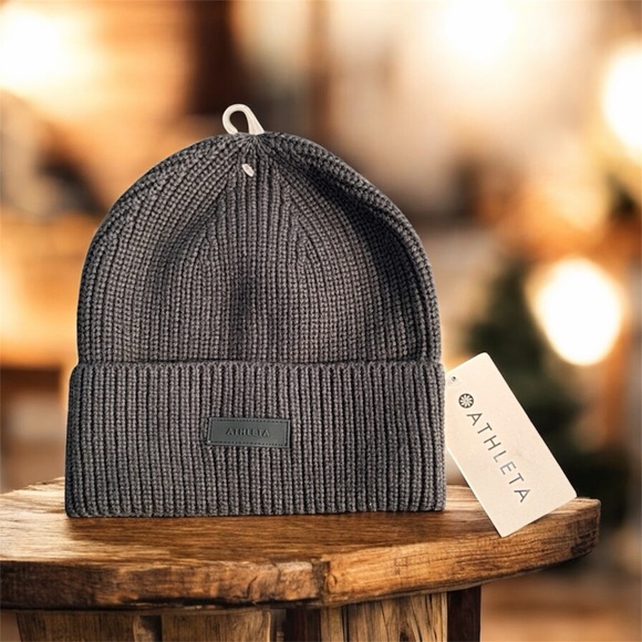 Athleta Accessories - LOW START Athleta Ribbed Beanie
